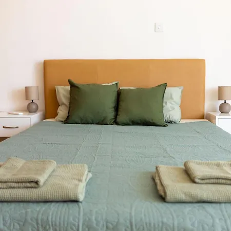 Apartment Stunning With Sea View *